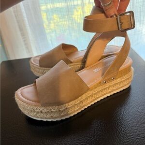 Stylish Tan Espadrille Platform Sandals
